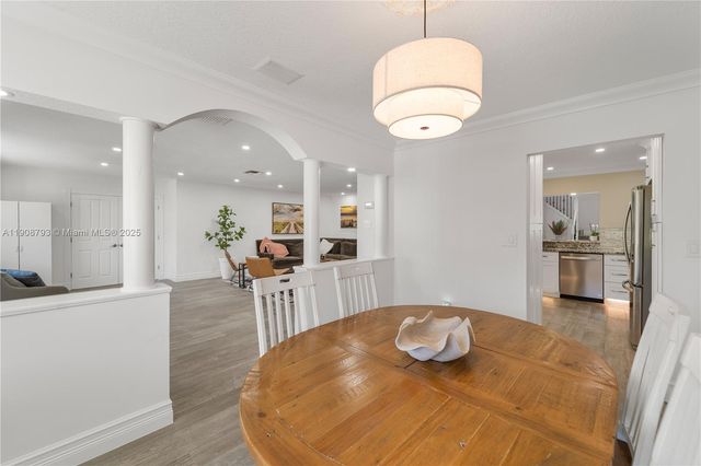 4011 NE 26th Ave, Lighthouse Point, FL 33064