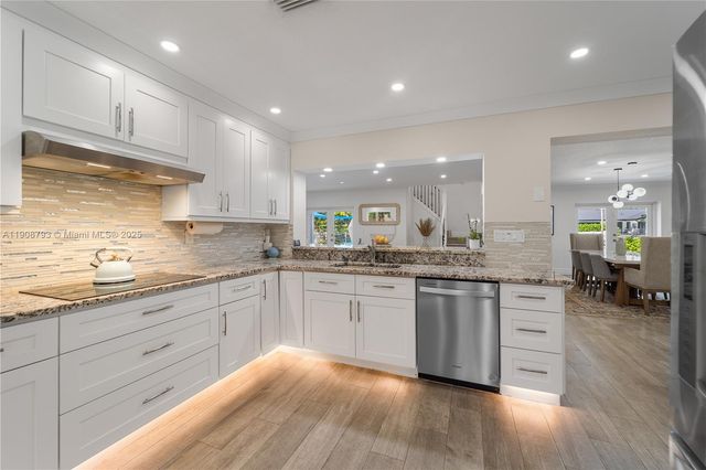 4011 NE 26th Ave, Lighthouse Point, FL 33064