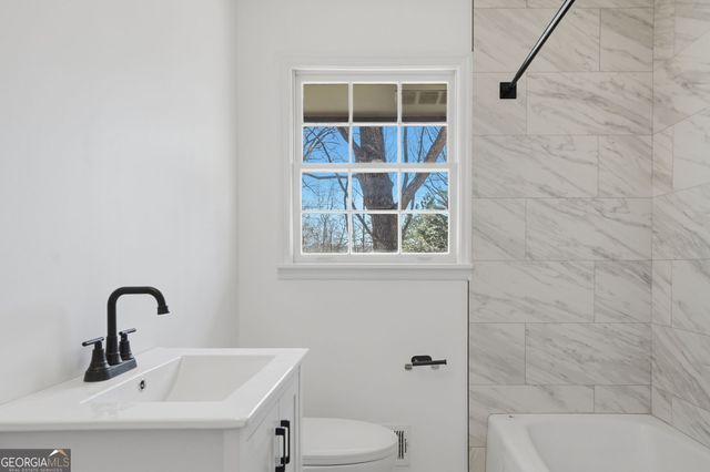 1460 Hillcrest Drive, Sugar Hill, GA 30518