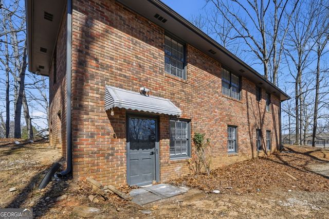 1460 Hillcrest Drive, Sugar Hill, GA 30518