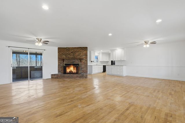 1460 Hillcrest Drive, Sugar Hill, GA 30518