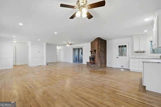 1460 Hillcrest Drive, Sugar Hill, GA 30518