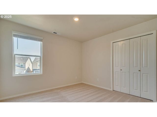 329 Stella St Ne, Salem, OR 97301