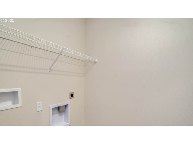 329 Stella St Ne, Salem, OR 97301