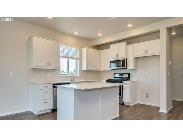 329 Stella St Ne, Salem, OR 97301