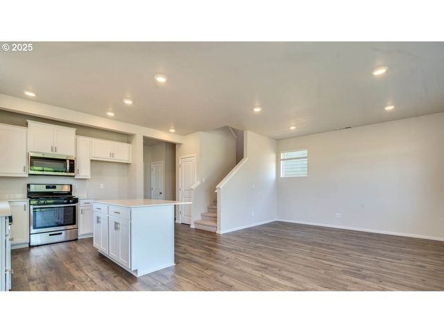 329 Stella St Ne, Salem, OR 97301