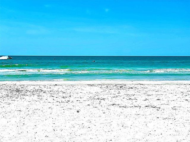 113 174TH AVENUE E B, Redington Shores, FL 33708