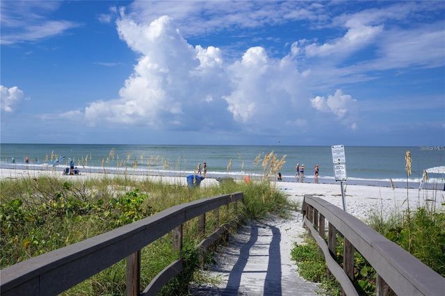 113 174TH AVENUE E B, Redington Shores, FL 33708