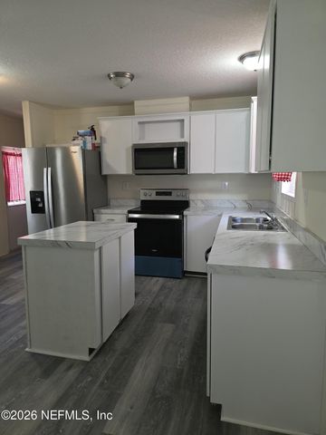 106 W MANITOBA Street, Florahome, FL 32140