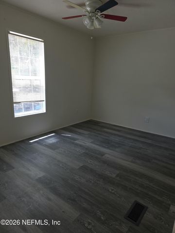 106 W MANITOBA Street, Florahome, FL 32140