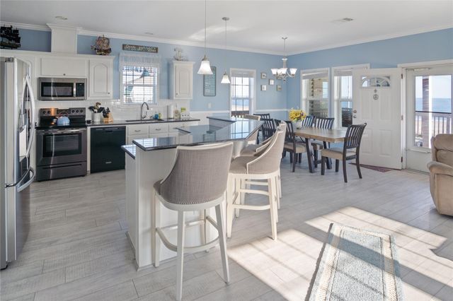 981 Dolly Street, Gilchrist, TX 77617