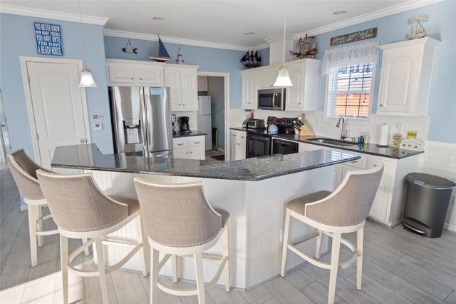 981 Dolly Street, Gilchrist, TX 77617