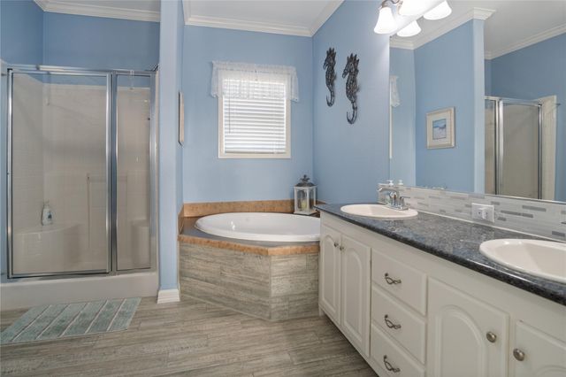 981 Dolly Street, Gilchrist, TX 77617