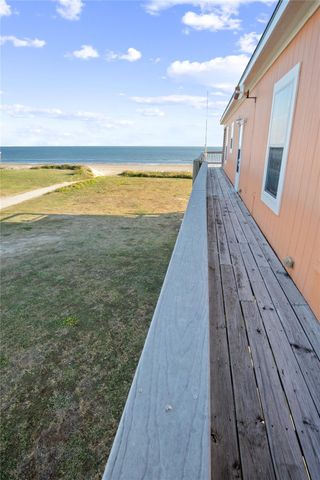 981 Dolly Street, Gilchrist, TX 77617