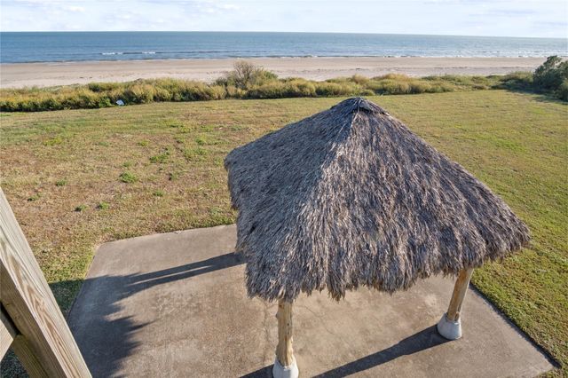 981 Dolly Street, Gilchrist, TX 77617