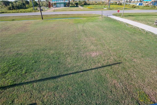 981 Dolly Street, Gilchrist, TX 77617