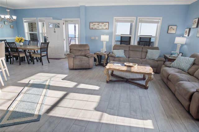 981 Dolly Street, Gilchrist, TX 77617