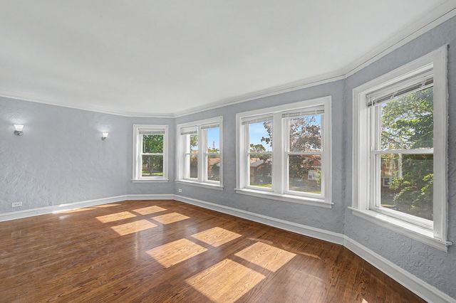 10724 S Avenue C 2, Chicago, IL 60617