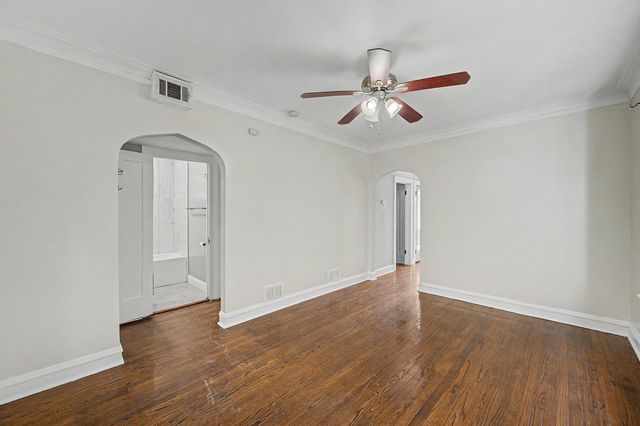 10724 S Avenue C 2, Chicago, IL 60617