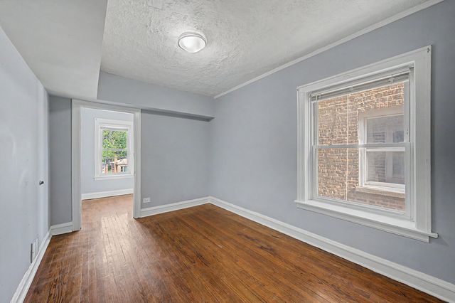 10724 S Avenue C 2, Chicago, IL 60617