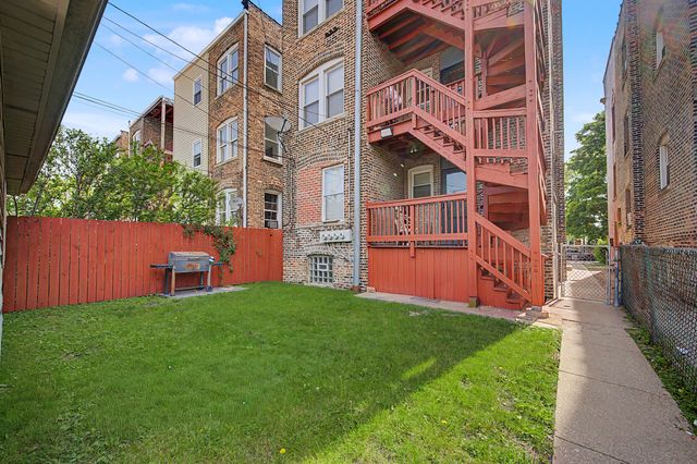 10724 S Avenue C 2, Chicago, IL 60617