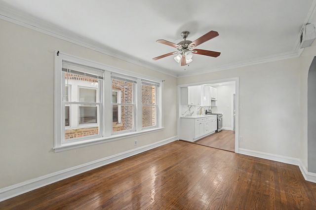10724 S Avenue C 2, Chicago, IL 60617