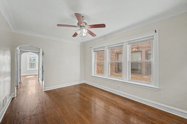 10724 S Avenue C 2, Chicago, IL 60617