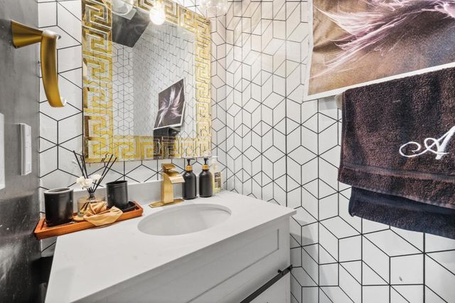 380 SW 122nd Avenue, Pembroke Pines, FL 33025