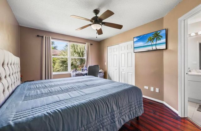 380 SW 122nd Avenue, Pembroke Pines, FL 33025