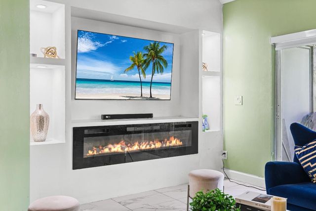 380 SW 122nd Avenue, Pembroke Pines, FL 33025