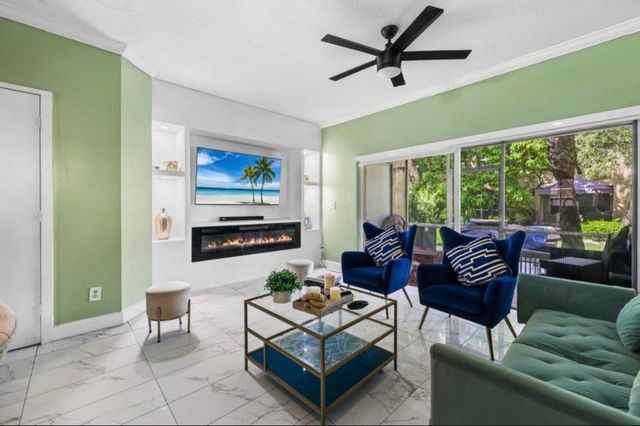 380 SW 122nd Avenue, Pembroke Pines, FL 33025