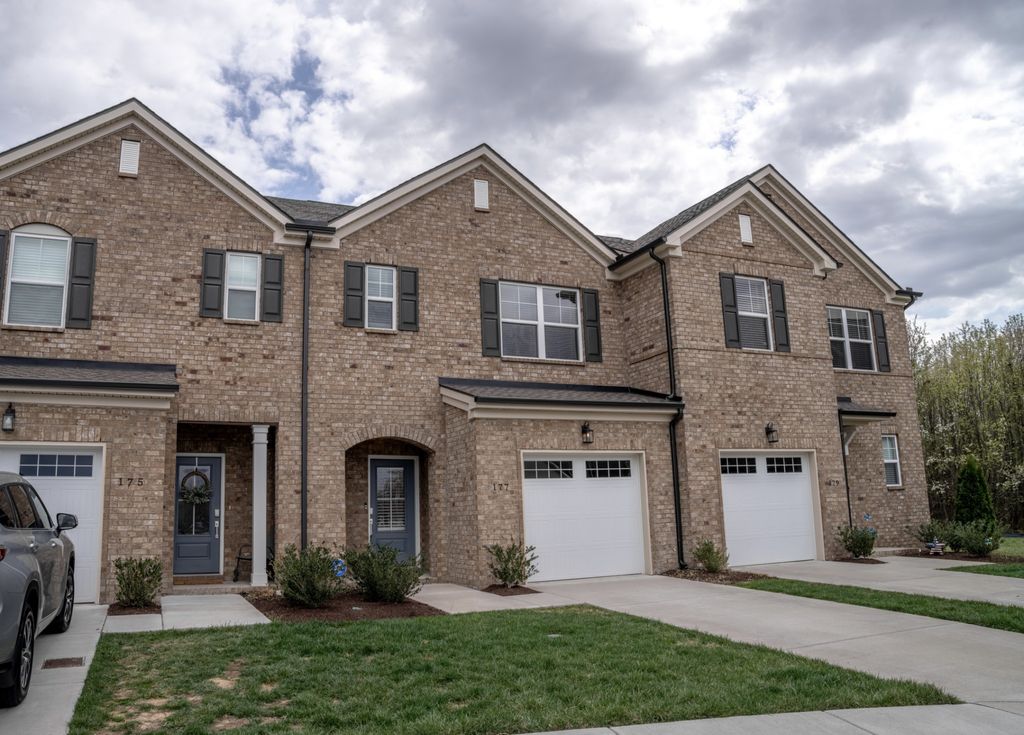 177 Fister Dr, Lebanon, TN 37090
