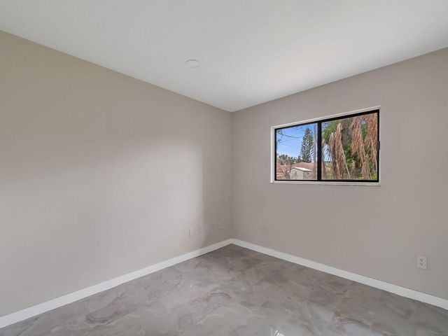 1846 24th Place SW, Vero Beach, FL 32962