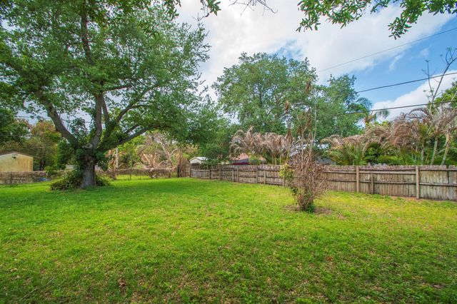 1846 24th Place SW, Vero Beach, FL 32962
