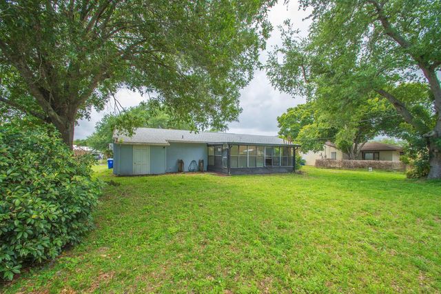 1846 24th Place SW, Vero Beach, FL 32962