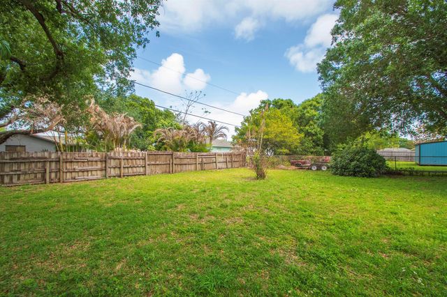 1846 24th Place SW, Vero Beach, FL 32962