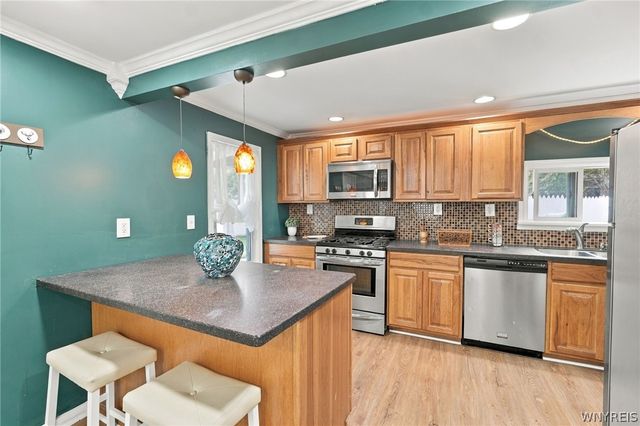 61 Spruce Road, Amherst, NY 14226