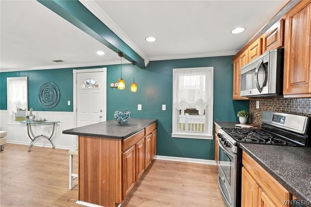61 Spruce Road, Amherst, NY 14226