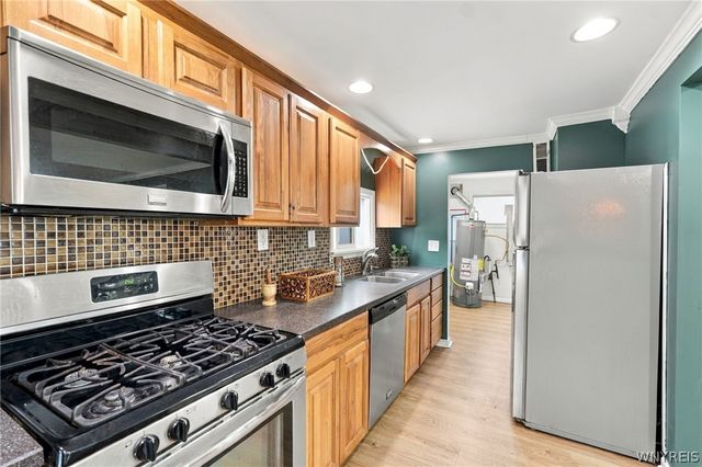 61 Spruce Road, Amherst, NY 14226