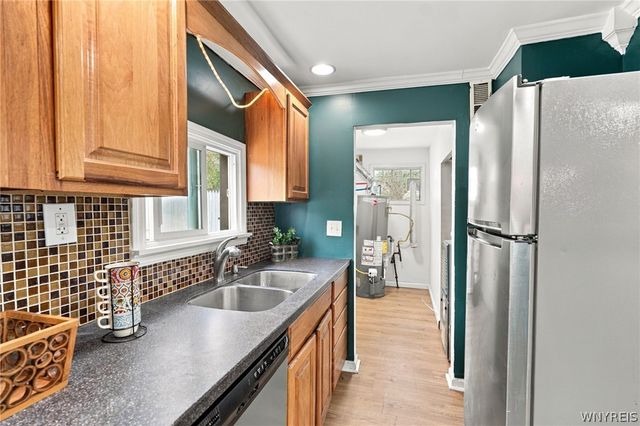 61 Spruce Road, Amherst, NY 14226