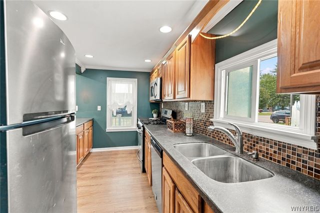 61 Spruce Road, Amherst, NY 14226