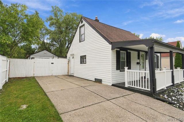61 Spruce Road, Amherst, NY 14226