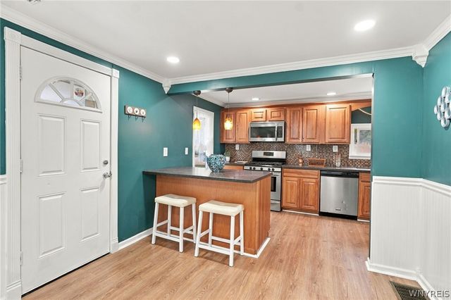 61 Spruce Road, Amherst, NY 14226