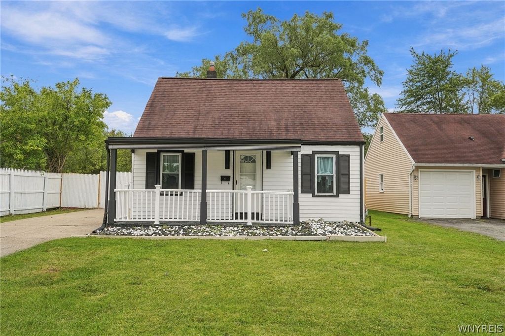 61 Spruce Road, Amherst, NY 14226