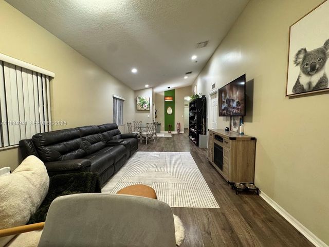 1236 NE 32nd Ave, Homestead, FL 33033