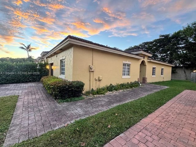 1236 NE 32nd Ave, Homestead, FL 33033