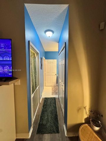 1236 NE 32nd Ave, Homestead, FL 33033