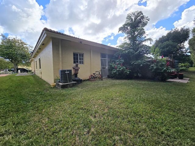 1236 NE 32nd Ave, Homestead, FL 33033