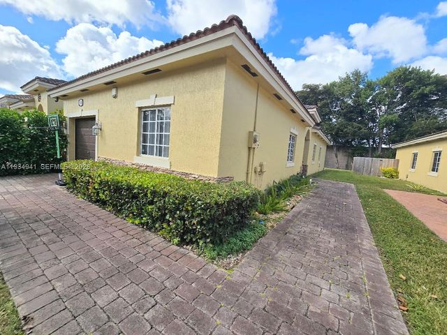 1236 NE 32nd Ave, Homestead, FL 33033