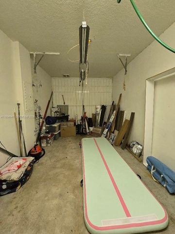 1236 NE 32nd Ave, Homestead, FL 33033